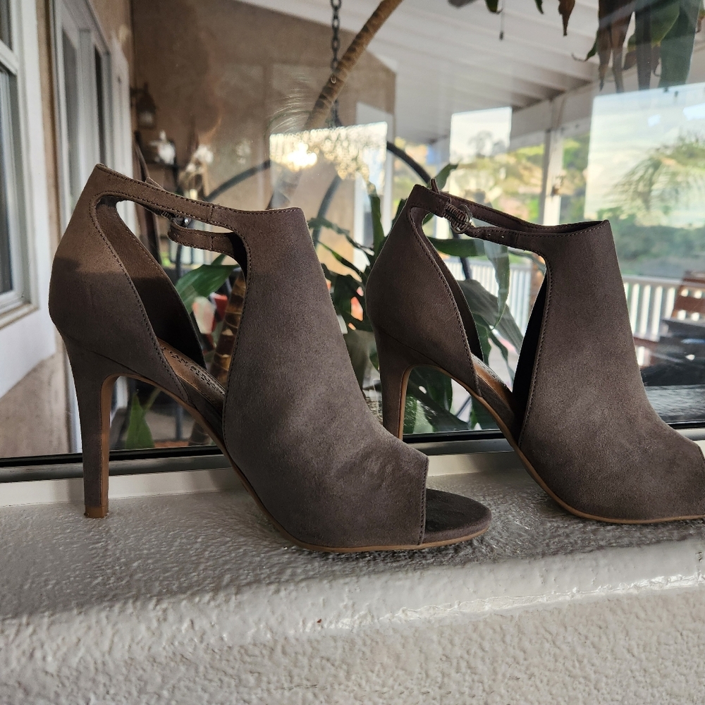 Grey Peep Toe Sandal Heel 8.5